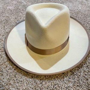 NWT, off white Gigi Pip Monroe Rancher size 57